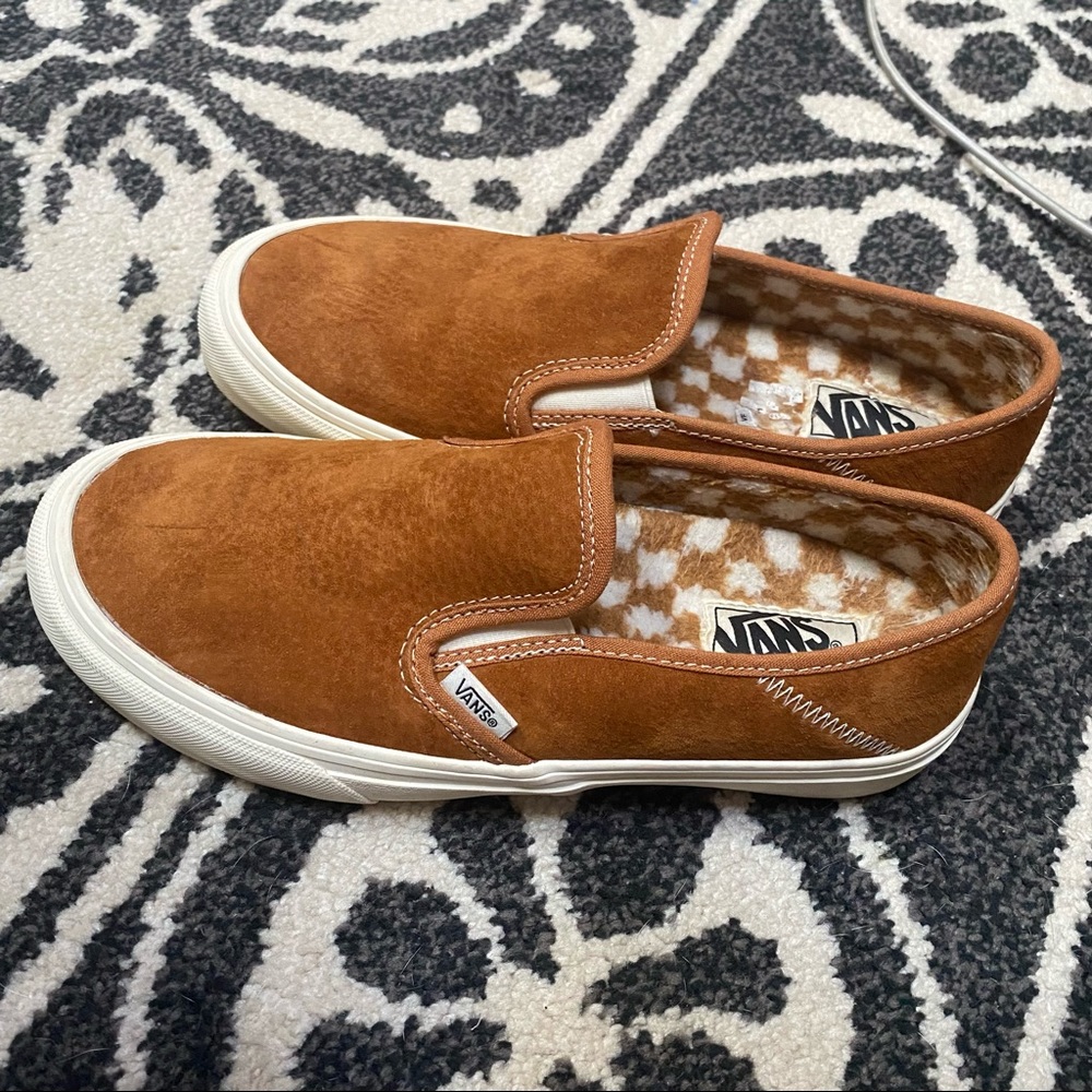 VANS Suede Slip On- Furry Inside. Mens 6.5, Womens 8. Worn twice.